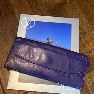 Purple perlina clutch